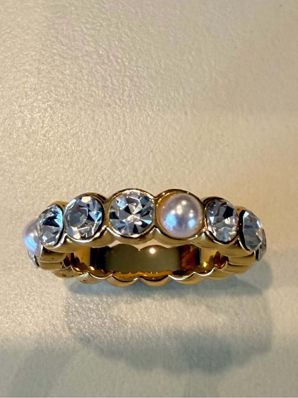 Kurt Geiger London Crystal Faux Pearl & Gold Eternity Band Ring NWT - Picture 6 of 8